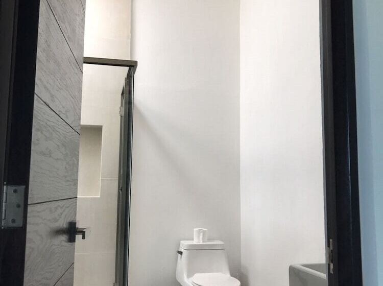 هاستل Hostal Urbano
