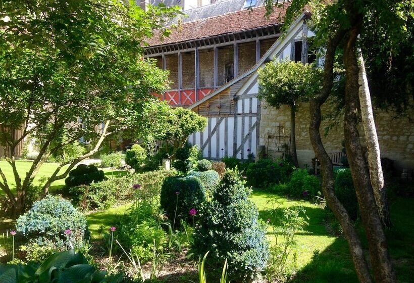 تختخواب و صبحانه Le Jardin De La Cathédrale