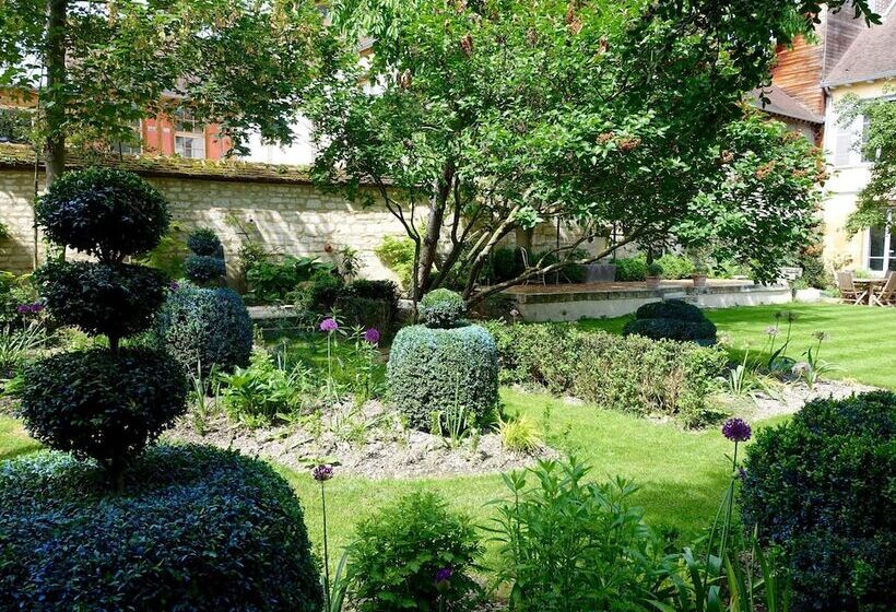 تختخواب و صبحانه Le Jardin De La Cathédrale