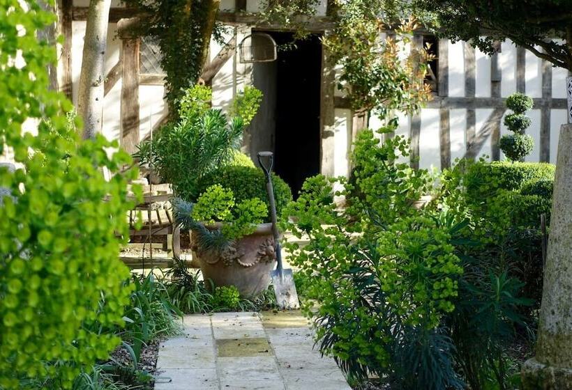تختخواب و صبحانه Le Jardin De La Cathédrale