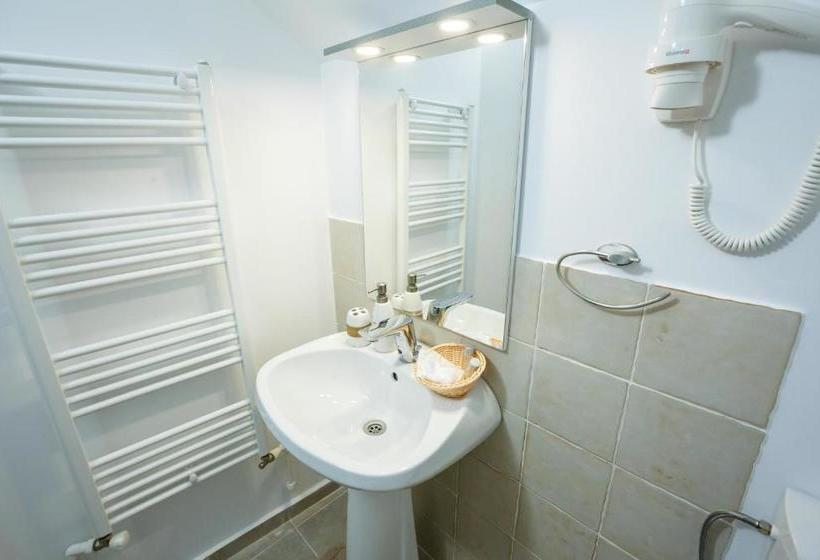 تختخواب و صبحانه Maisonette Apartments