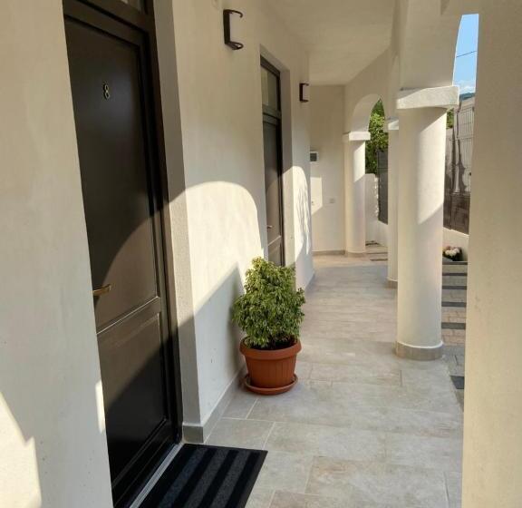 تختخواب و صبحانه Maisonette Apartments