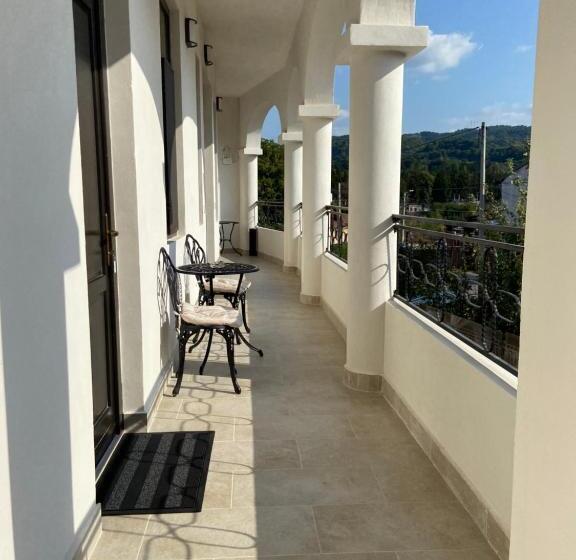 تختخواب و صبحانه Maisonette Apartments