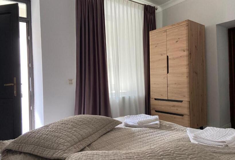 تختخواب و صبحانه Maisonette Apartments