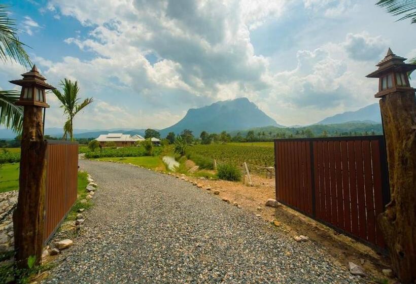 تختخواب و صبحانه The Wes Village, Incl Free Breakfast & 100 Thb Food Gift