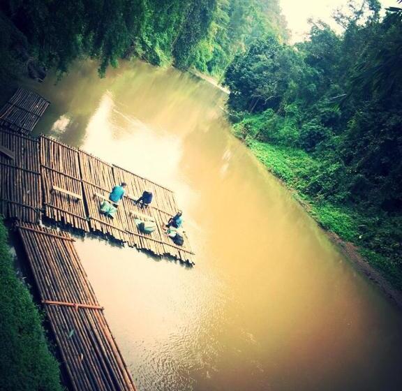 تختخواب و صبحانه The Wes Village, Incl Free Breakfast & 100 Thb Food Gift