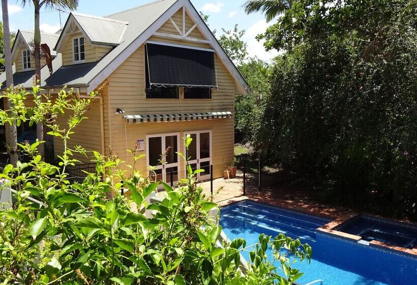 Jacaranda Lodge B&b