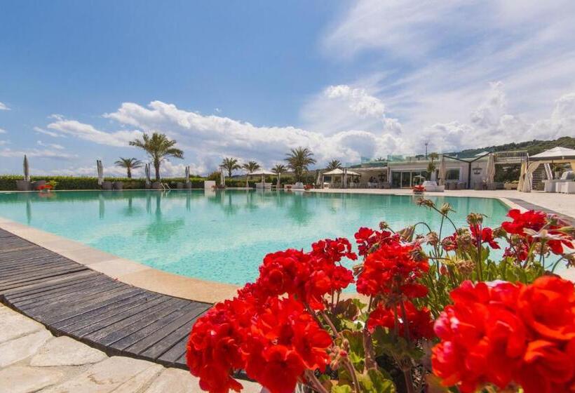 Отель Augustus Resort