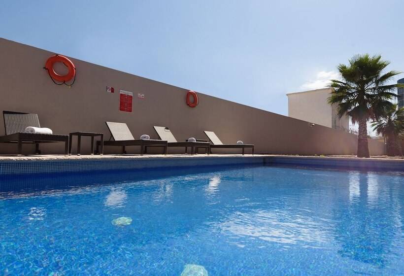 هتل Extended Suites Tijuana Macroplaza