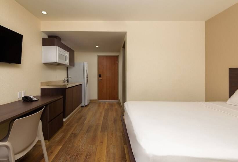 هتل Extended Suites Tijuana Macroplaza