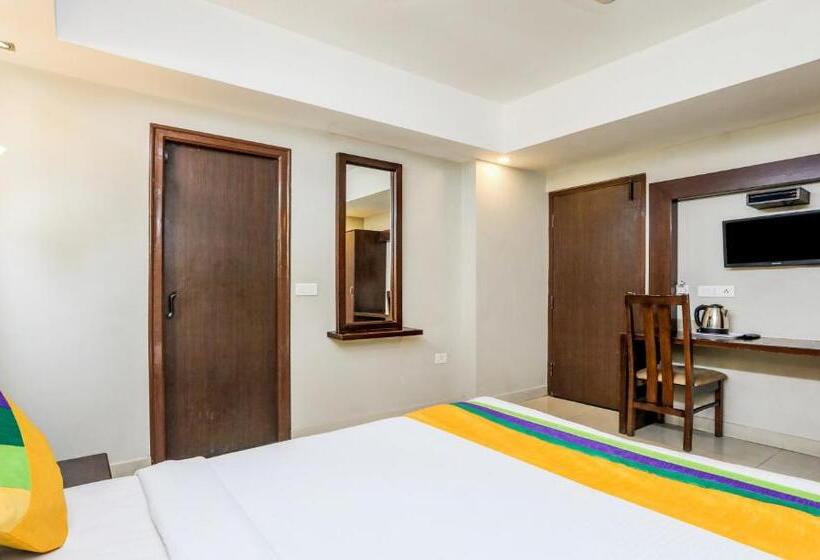 ホテル Itsy By Treebo  Greenwood Inn And Suites