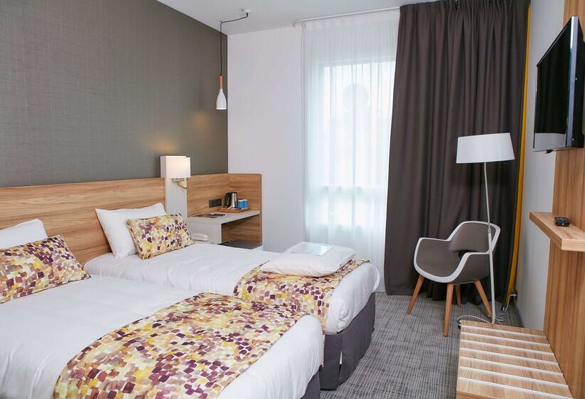 ホテル Kyriad Pontarlier