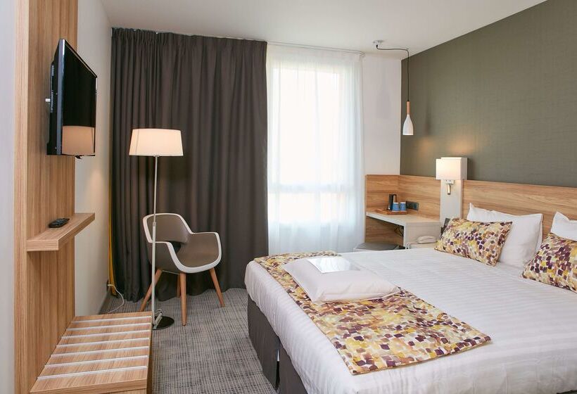 ホテル Kyriad Pontarlier