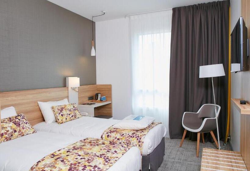 ホテル Kyriad Pontarlier