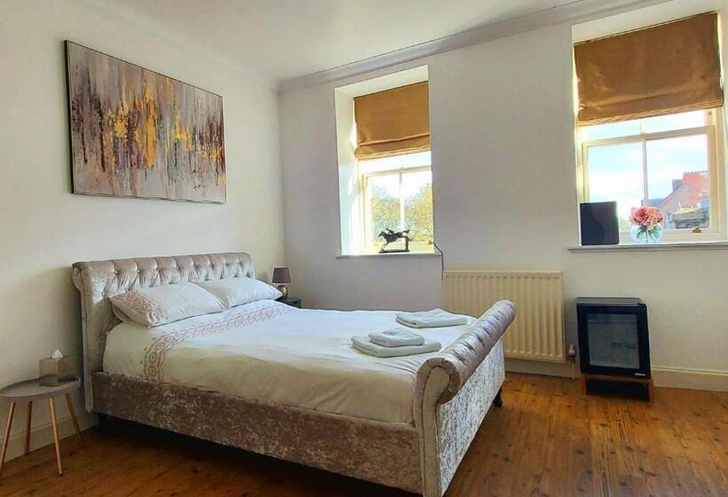 مبيت وإفطار Parade School Guest Rooms