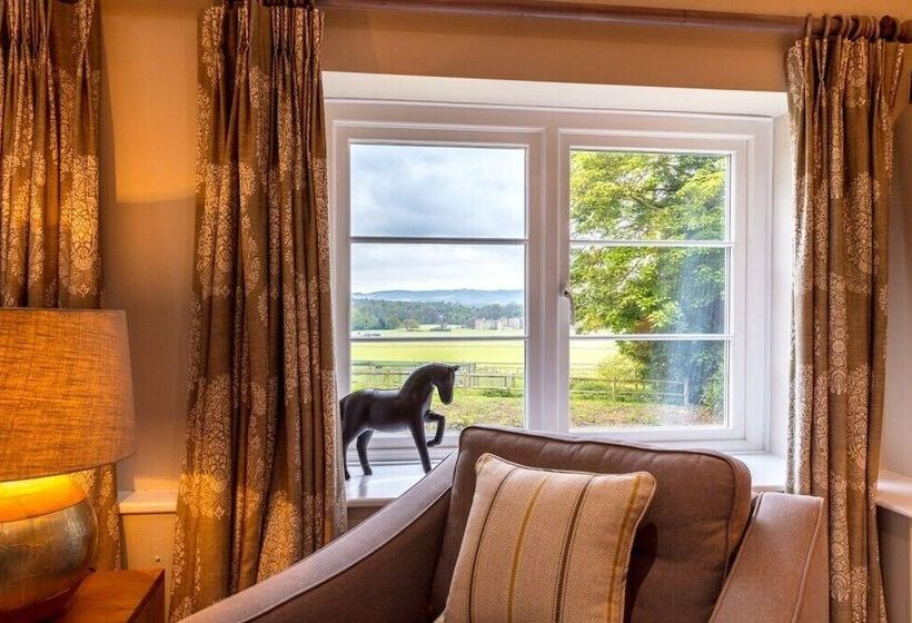 فندق Cowdray Lodge