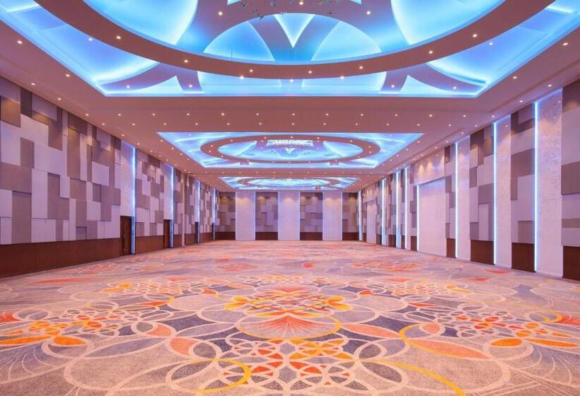 فندق Four Points By Sheraton Manado