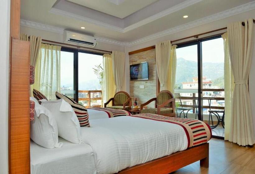 هتل Kuti Resort & Spa