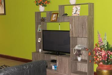 هتل Oguaa Apartments & Lodging
