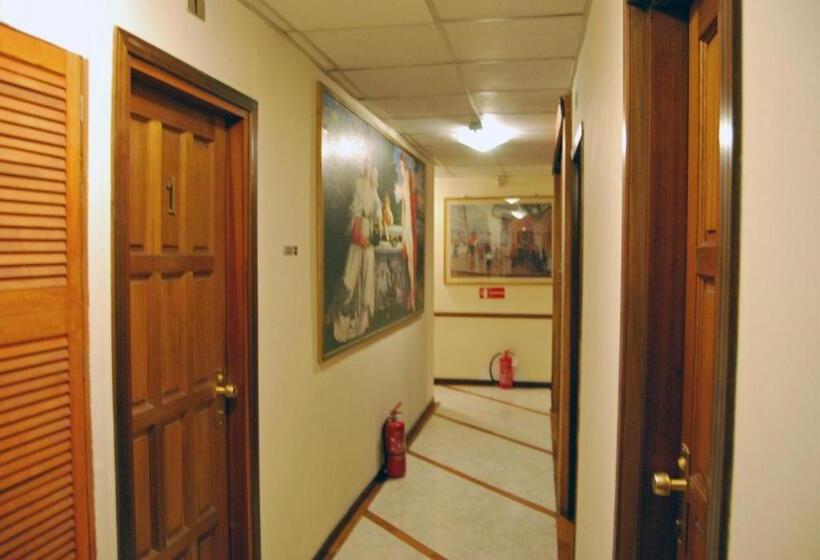 فندق Ristorante Albergo Arcade