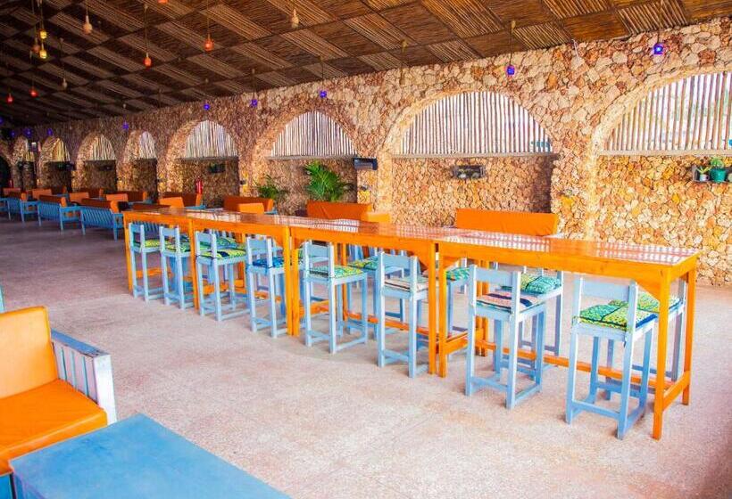 هتل Serene Beach Resort