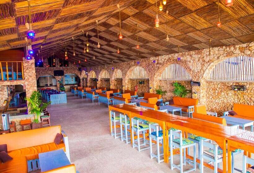 هتل Serene Beach Resort