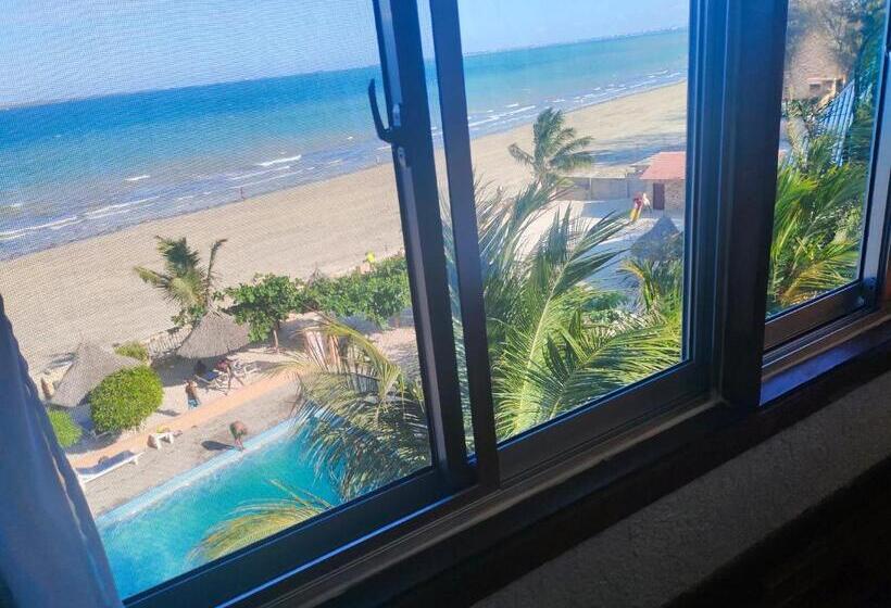 هتل Serene Beach Resort