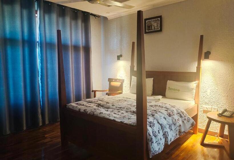 هتل Serene Beach Resort