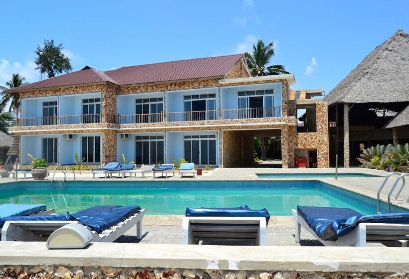 هتل Serene Beach Resort