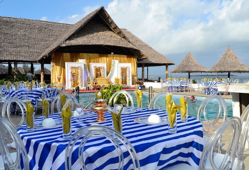هتل Serene Beach Resort