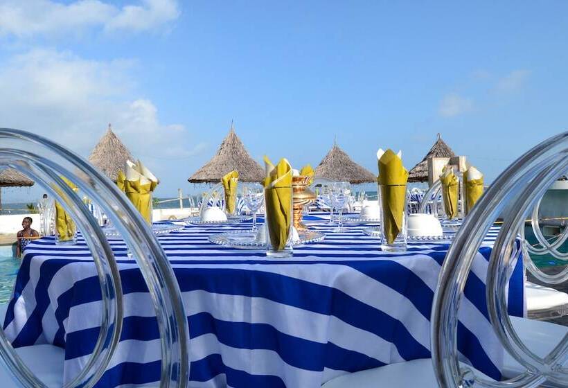 هتل Serene Beach Resort