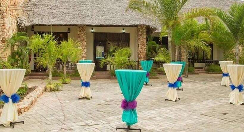 هتل Serene Beach Resort