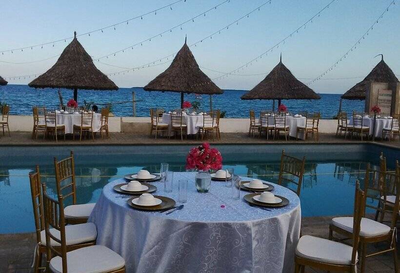 هتل Serene Beach Resort