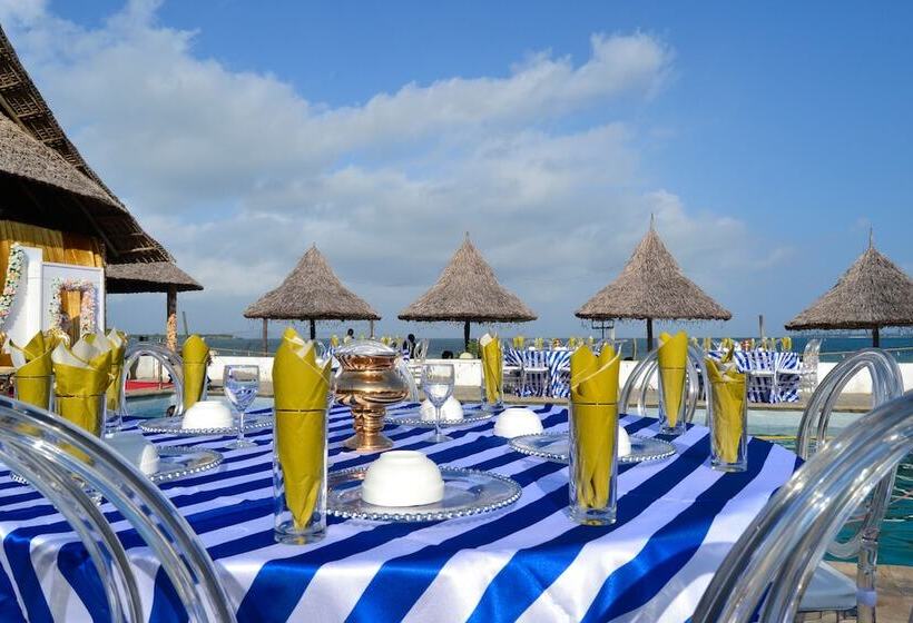 هتل Serene Beach Resort