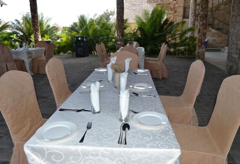 هتل Serene Beach Resort