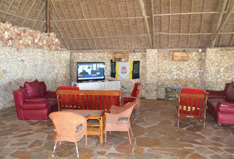 هتل Serene Beach Resort