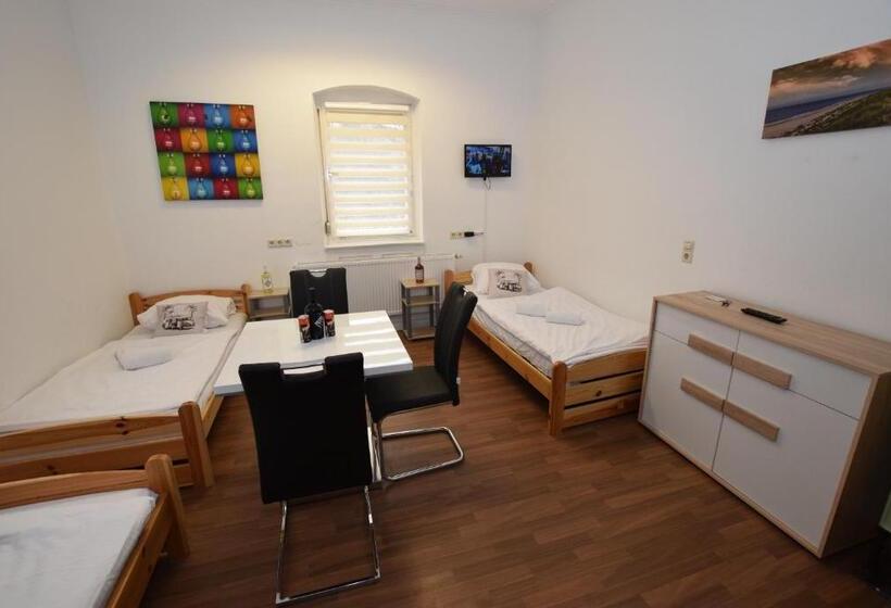 호스텔 Monteurzimmer Kirchheim Teck