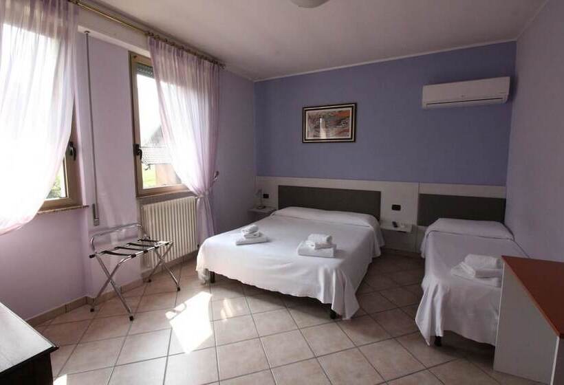 فندق Albergo Ristorante La Bussola