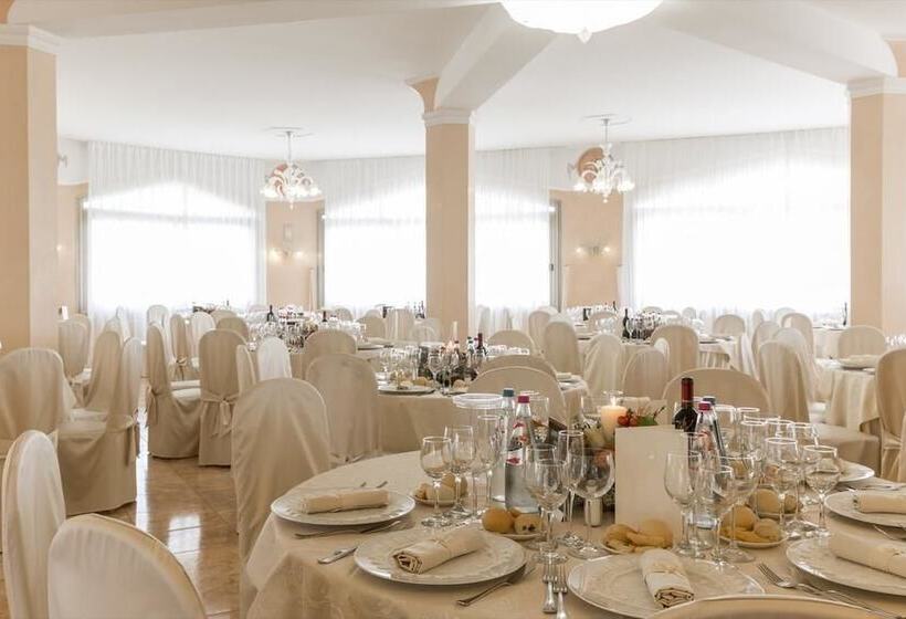 هتل Albergo Ristorante La Bussola