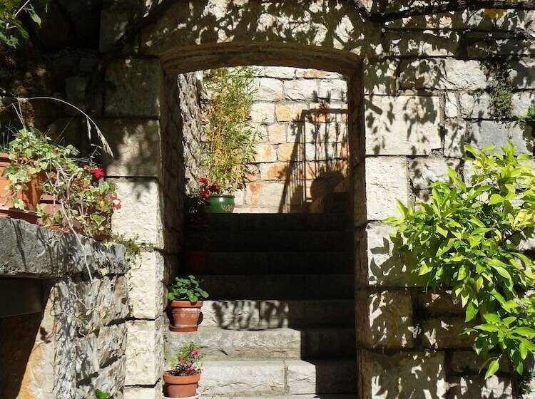 ホテル Hôtel Chante Perdrix