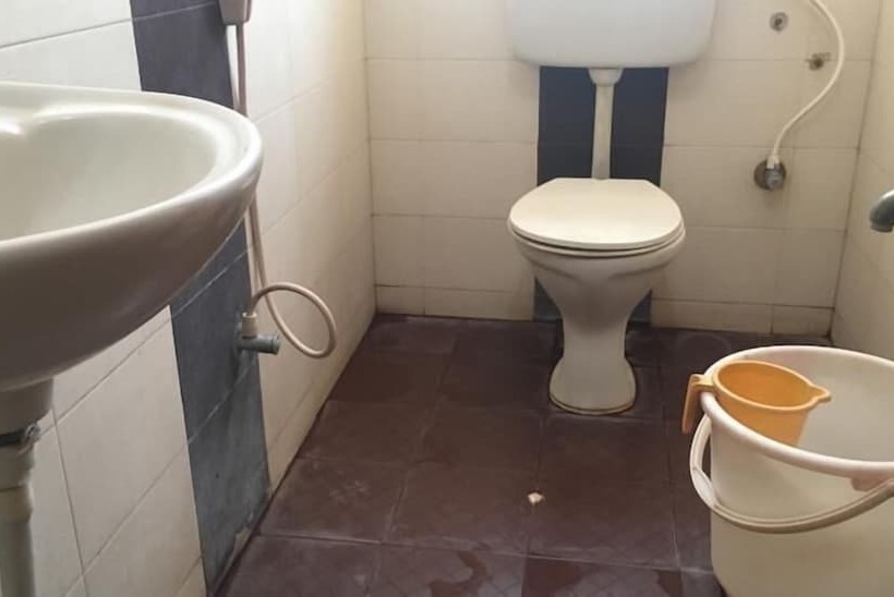 בית מלון כפרי Iroomz Amrutha Residency