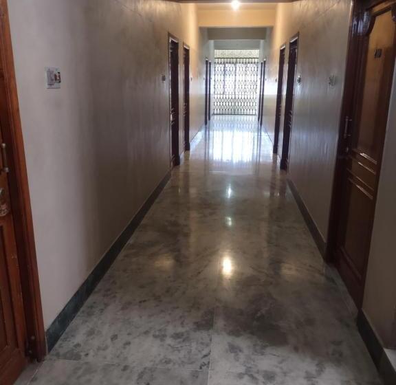 Hotel Krishna Lodge