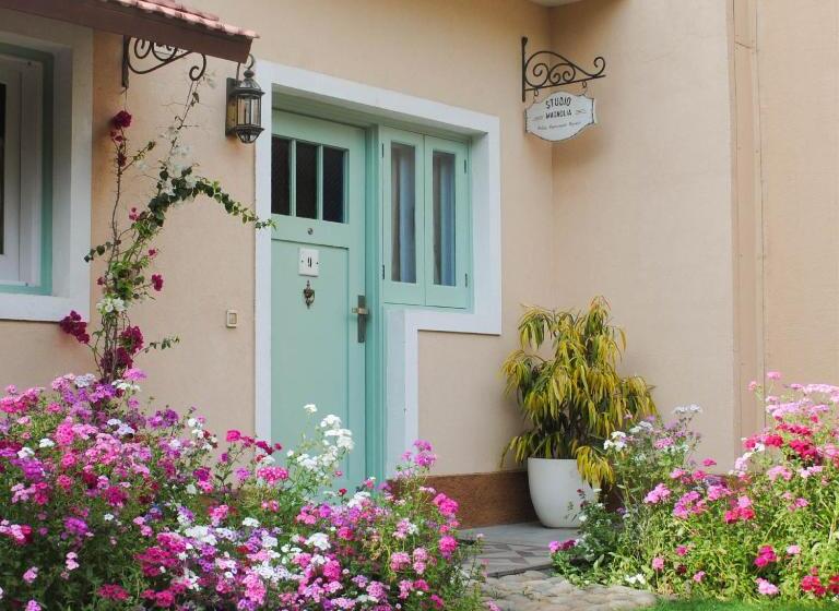 استراحتگاه Karma Chalets