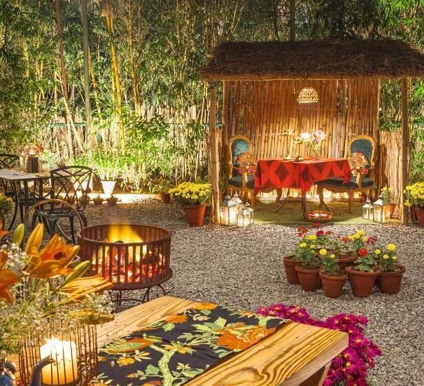 استراحتگاه Karma Chalets