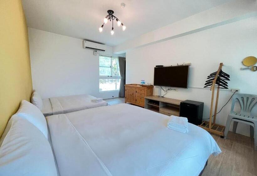 تختخواب و صبحانه Cest La Vie