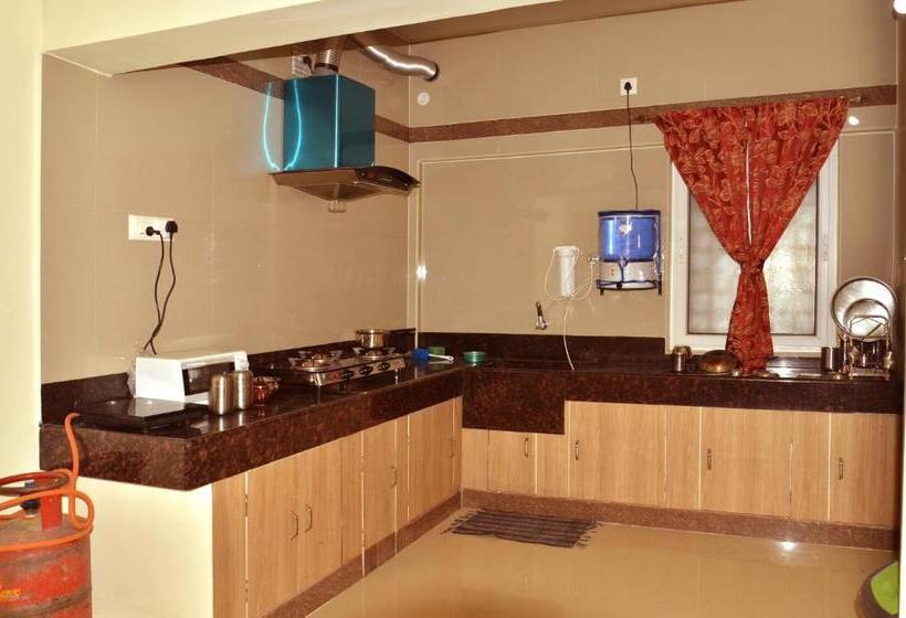 هتل Gvs Residency