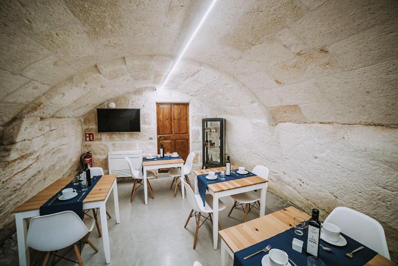 Petit Hotel 5 Fars