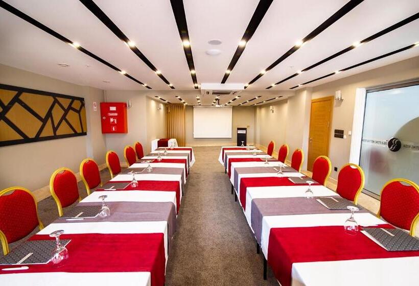 ホテル Ramada Encore Gebze