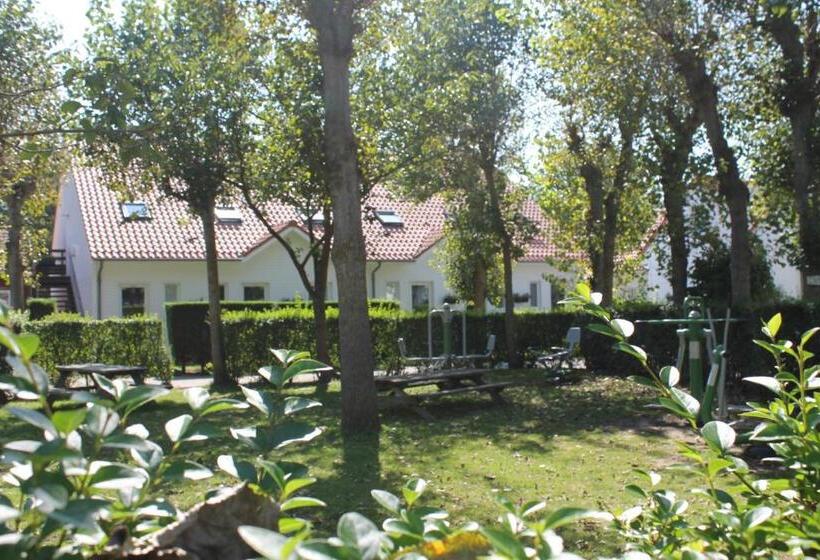 هتل Chez Mireille Reingam Park
