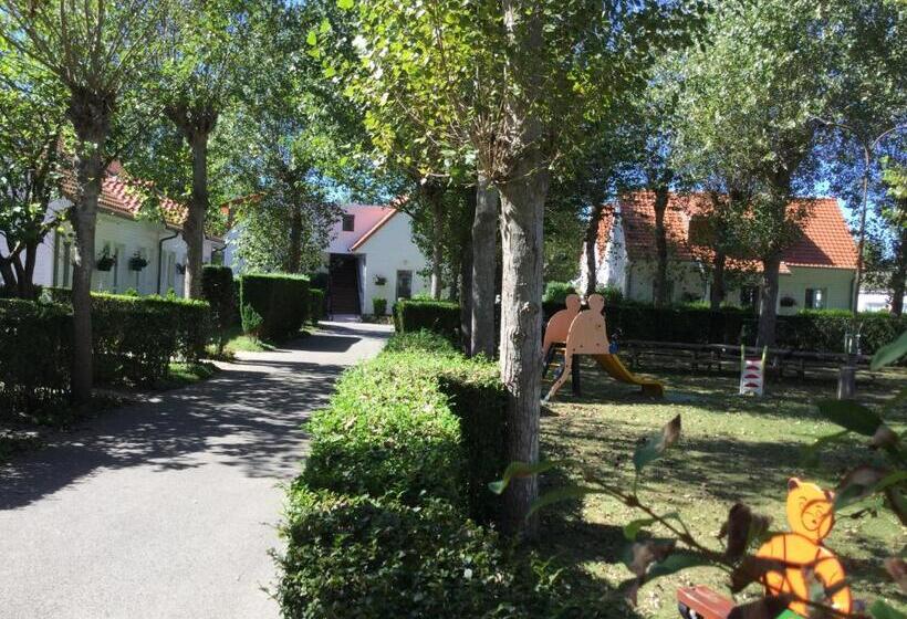 هتل Chez Mireille Reingam Park